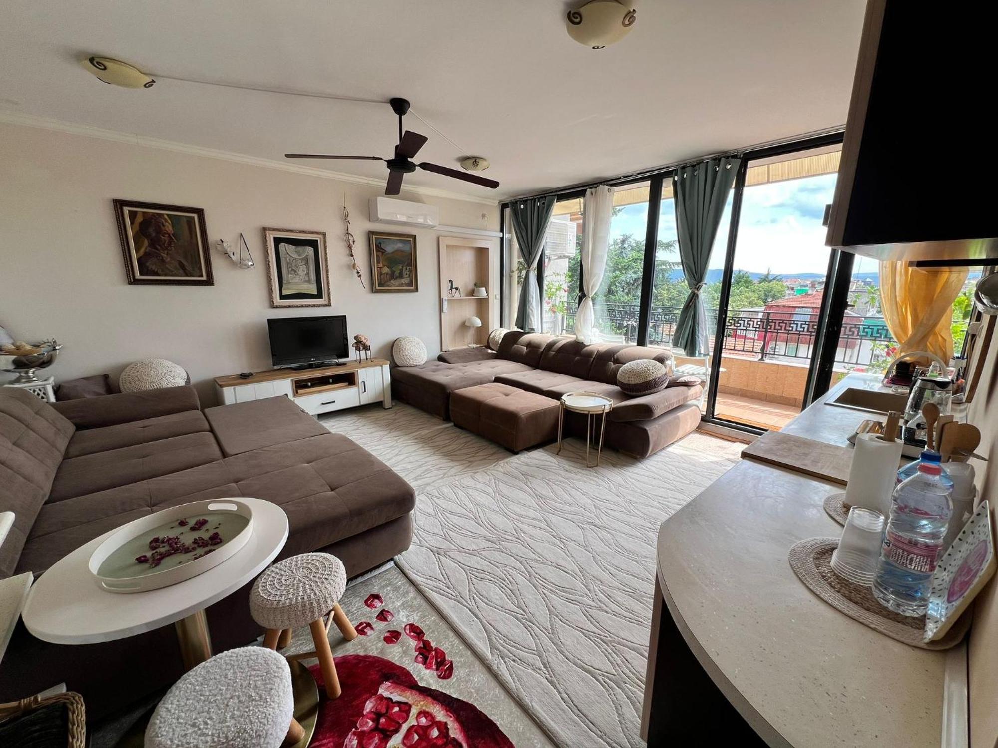 Downtown Central Apartment With Working Kitchen, City Views & Free Parking Kazanlak Exterior photo
