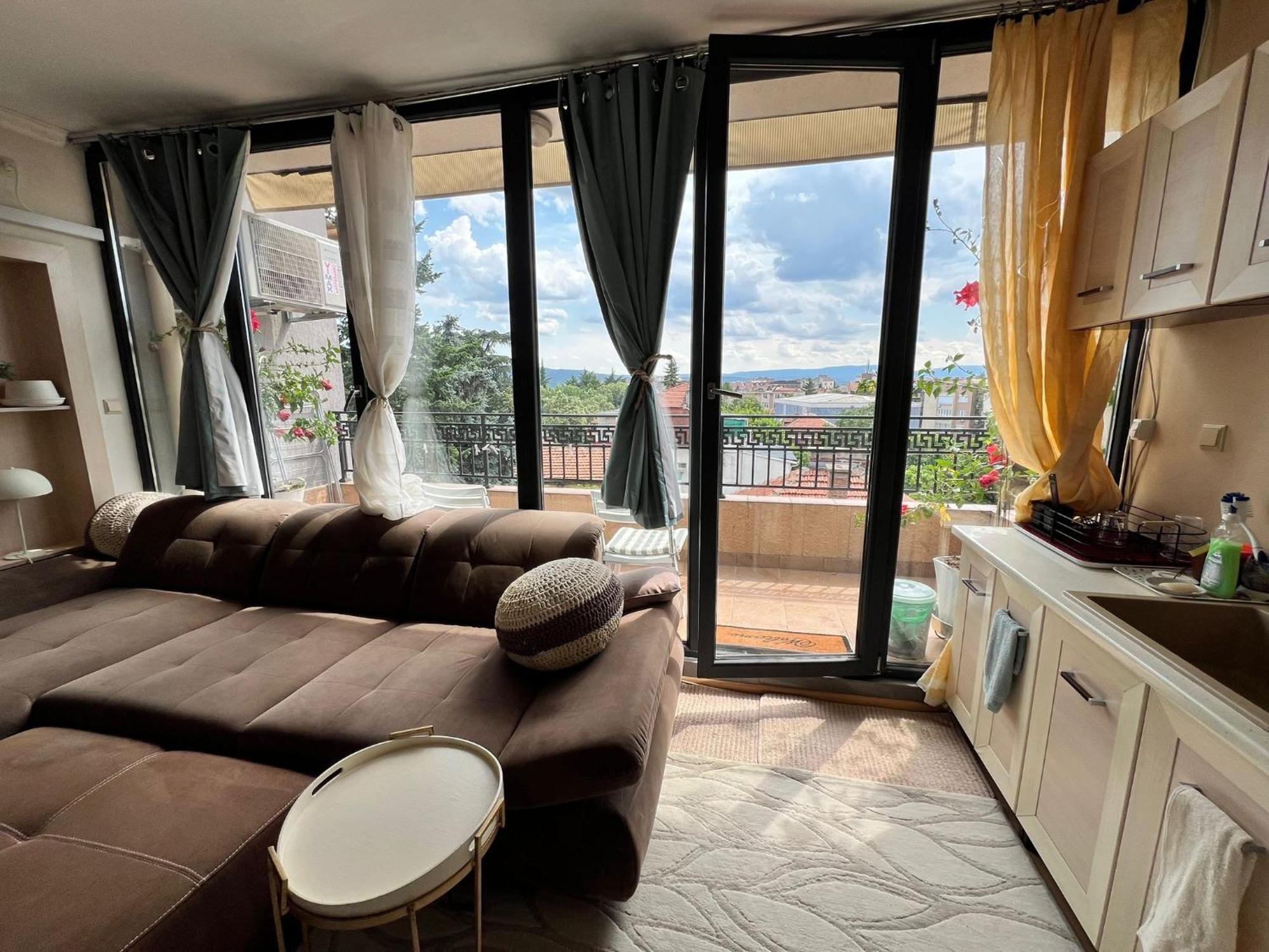 Downtown Central Apartment With Working Kitchen, City Views & Free Parking Kazanlak Exterior photo