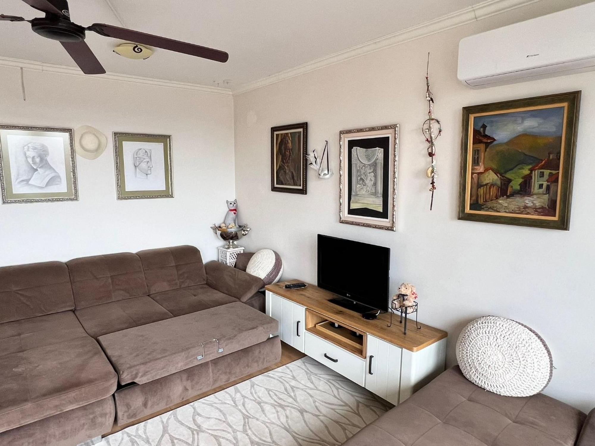 Downtown Central Apartment With Working Kitchen, City Views & Free Parking Kazanlak Exterior photo