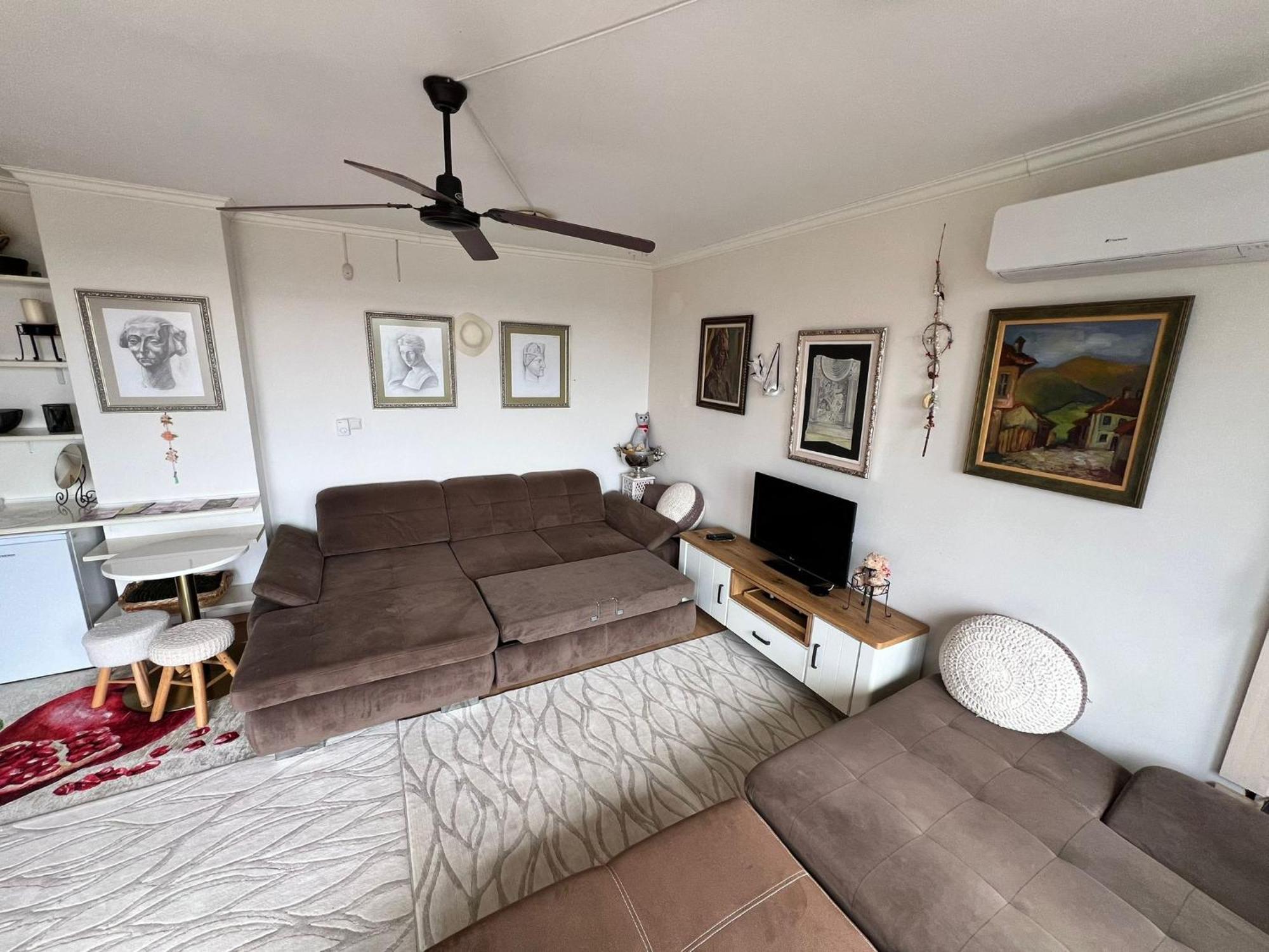 Downtown Central Apartment With Working Kitchen, City Views & Free Parking Kazanlak Exterior photo