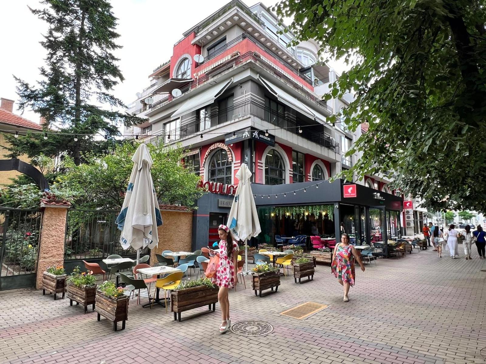 Downtown Central Apartment With Working Kitchen, City Views & Free Parking Kazanlak Exterior photo
