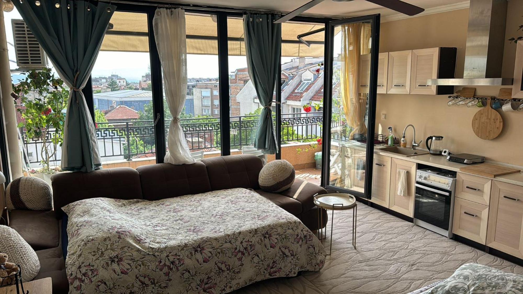 Downtown Central Apartment With Working Kitchen, City Views & Free Parking Kazanlak Exterior photo